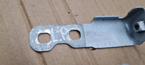 A5 8W S5 bracket holder of a fender hook left front LS9R 8W6821433