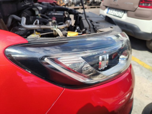 light right front 260101096R RENAULT KADJAR