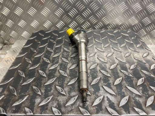 nozzle injector VOLKSWAGEN PASSAT B8 0445110471 / 04L130277AE