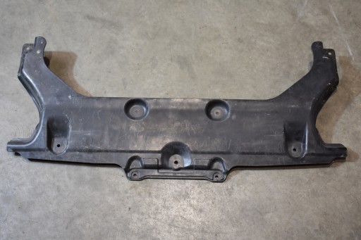perfect condition cover cover chassis of the engine BMW G70 G60 1