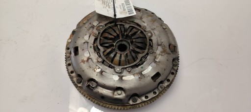 clutch VOLKSWAGEN PASSAT B8