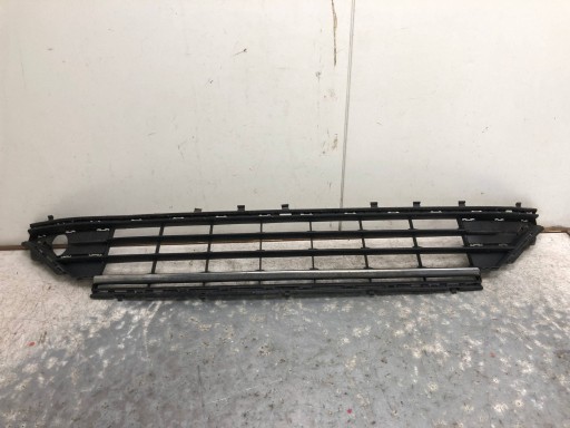 Lüftungsgitter mitte der Stoßstange VW GOLF VII LIFT HB 5G0853677L