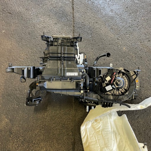 JAGUAR F-PACE HYBRYDA HEATER M8A2-19B555-DA
