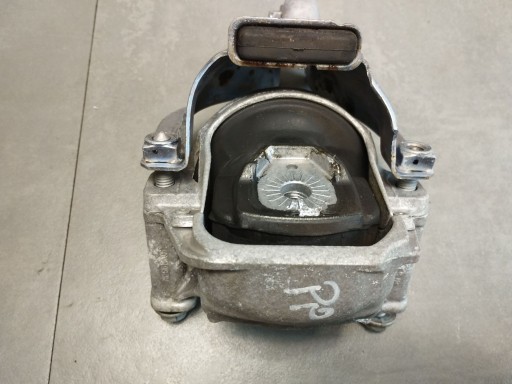 Audi A5 Sportback 8TA 2.0 TDI engine mount 8R0199381AN