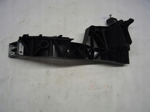 AUDI Q8 проскальзывание рамы фары правая 4M8805608A