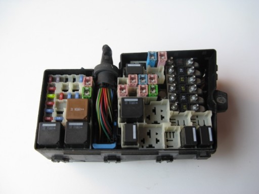 compartment of fuses VOLVO S40 II