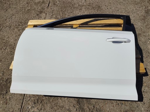 Audi a4 b9 левая передняя дверь ly9c