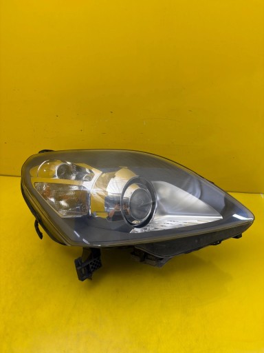light right front Opel Zafira B 2 II Bi-Xenon