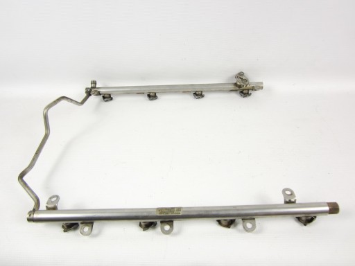 KRAFTSTOFFVERTEILER EINSPRITZLEISTE MERCEDES W164 W212 E63 ML63 6.3 AMG
