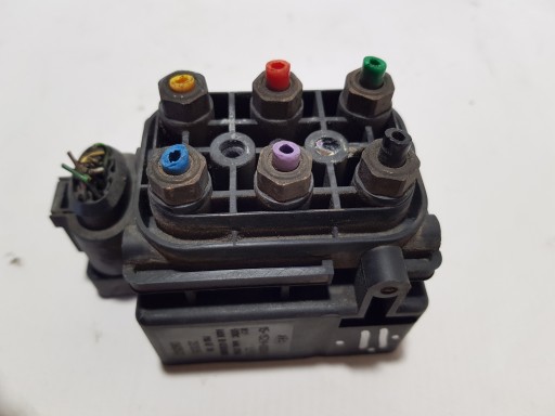 РОЗПОДІЛЬНИК ПІДВІСИ AUDI Q7 4L VW TOUAREG 7L 15-1524-0008