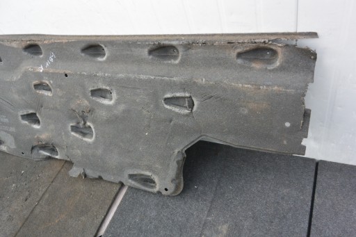 BLENDE ABDECKUNG UNTERFAHRSCHUTZ PRZECIWBLOTNA RECHTS MASERATI GHIBLI III