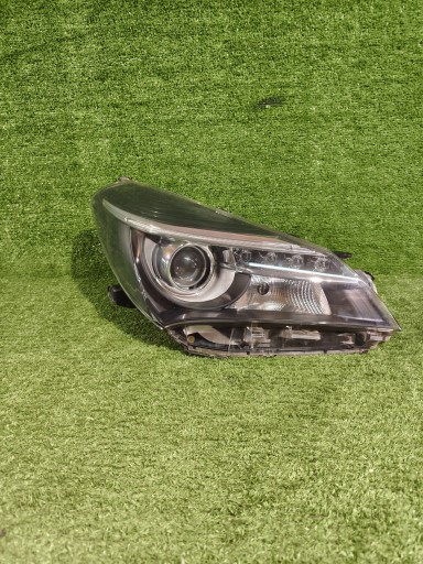 REFLEKTOR Destra Anteriore TOYOTA YARIS III 14- Lente LED NR.R1368