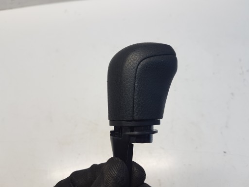Yaris IV P21 ручка переключения передач