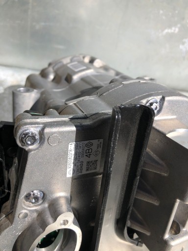 compressor; of the air conditioning CLIO V HYBRYDA 926008231R