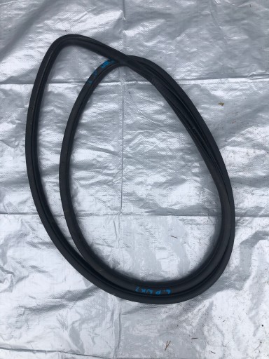 JEEP GRAND CHEROKEE WK2 ПРОКЛАДКА ДВЕРИ ЛЕВАЯ ПЕРЕДНЯЯ