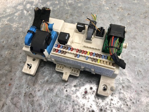 Kasten der Sicherungen VOLVO C30 LIFT 31327215 31268178