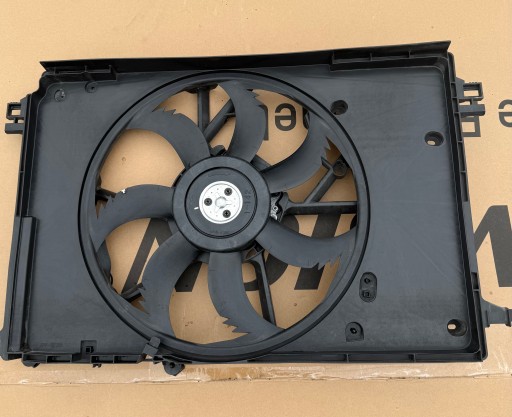 obal ventylátora chladiče ventilátor motorek originál TOYOTA RAV4 5