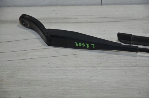wiper left Peugeot 2008 13r