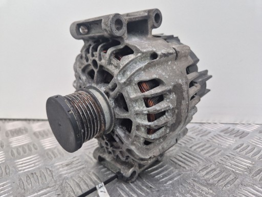 Mercedes E200 CGI W212 1.8i Alternator A0009063000