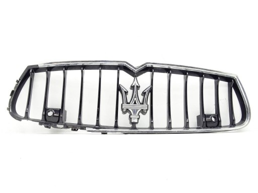 grille of a bumper grill front front below PDC LOGO MASERATI GHIBLI III M157