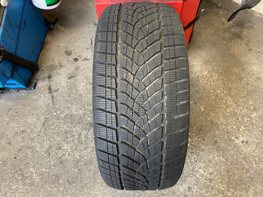 tyre winter 255/40R21 Goodyear UltraGrip Performance + as new 8mm 2025r
