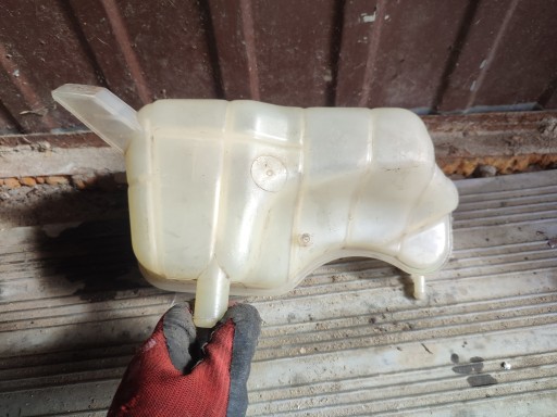 Zbiorniczk wyrownawczy Ford Fiesta 96FB-8K218-AG