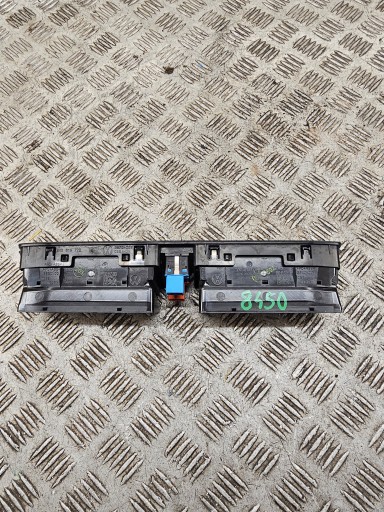 Volkswagen Caddy 2016 Dysze / Kratki air conditioning devices of the dashboard rozdzielczej