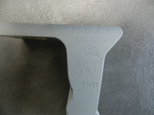 Volkswagen Golf VIII hinges door tylnych right upper 5H0833402A N58580