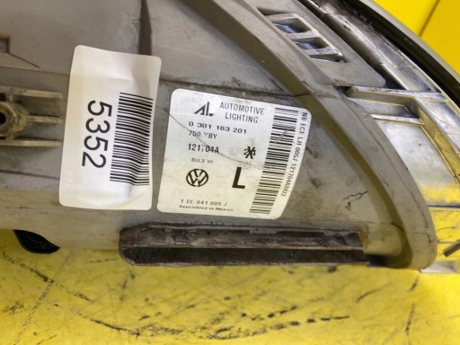 light left front VW New Beetle 1c0