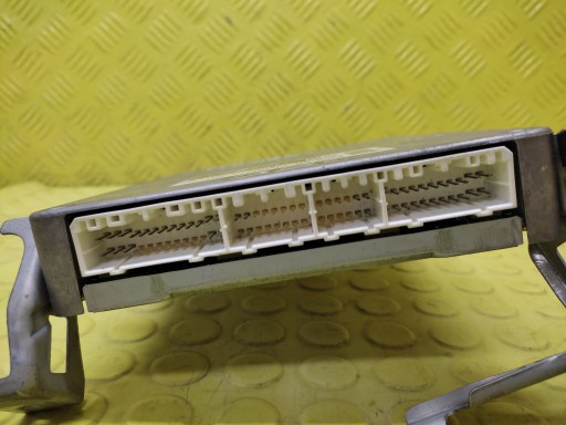 TOYOTA YARIS VERSO 1.3 control unit computer of the engine 8966152321