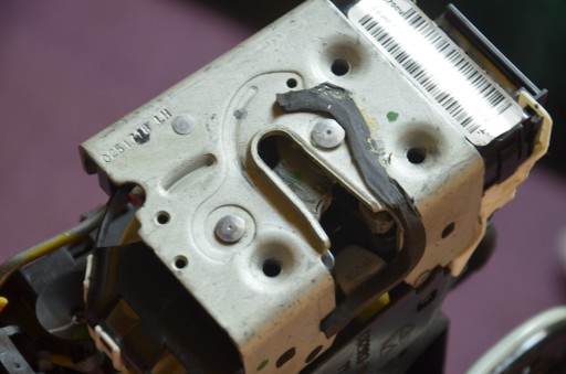 K68282955AB - Замок передней двери l wrangler jl jt 3.6 18+ 68282955ab