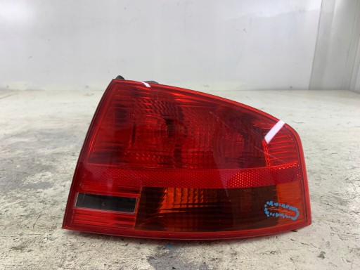AUDI A4 B7 feu droit arrière berline 8E5945096 sans WKLADU