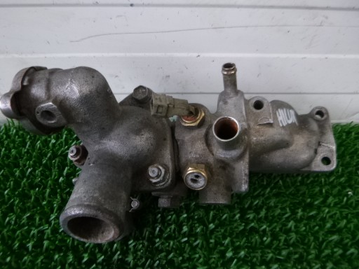 TOYOTA 4RUNNER HILUX 90- 2.4 TD thermostat housing