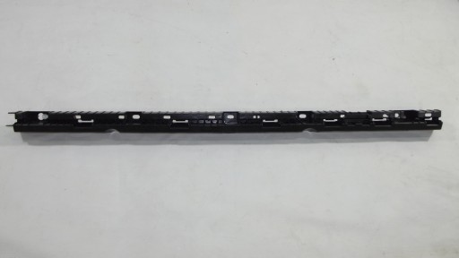 Volvo XC90 II Supporto staffa MINIGONNE sinistra posteriore 32216525
