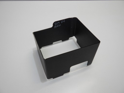 74S0 - SX4 S CROSS 1.4 H 2022 N. модель корпус аккумулятора