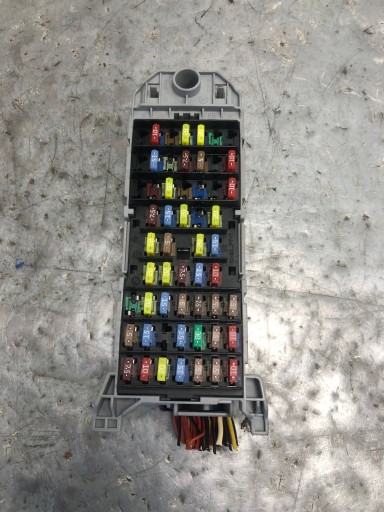Module fusibles OPEL MERIVA A LIFT 93363136