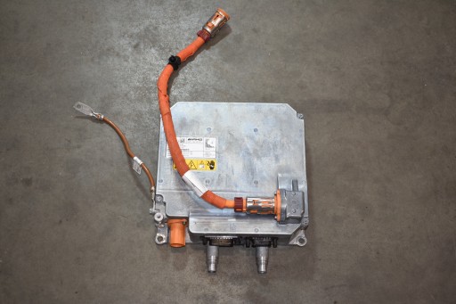 IDEALNY KONWERTER di tensione LADOWARKA + Tubi MERCEDES W206 W232 X254 1