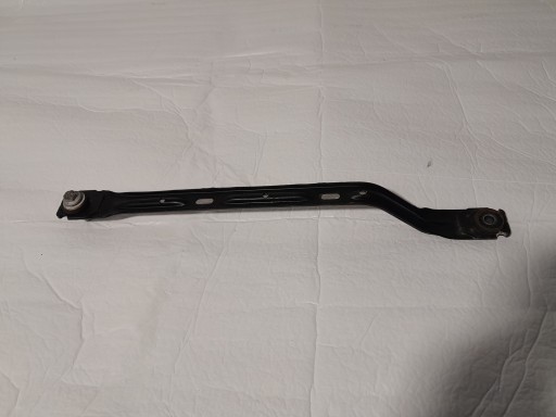 AUDI A4 B9 LIFT OBEJMA MOCUJACA tank 8W0201653