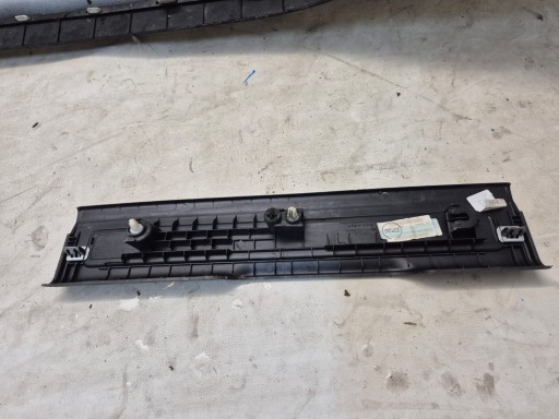 RANGE ROVER EVOQUE and 11- moulding cover of the threshold left BJ32-13201-ADW