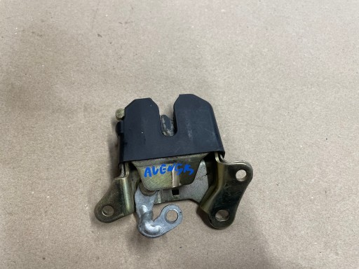 TOYOTA AVENSIS T22 HB lock bonnet boot