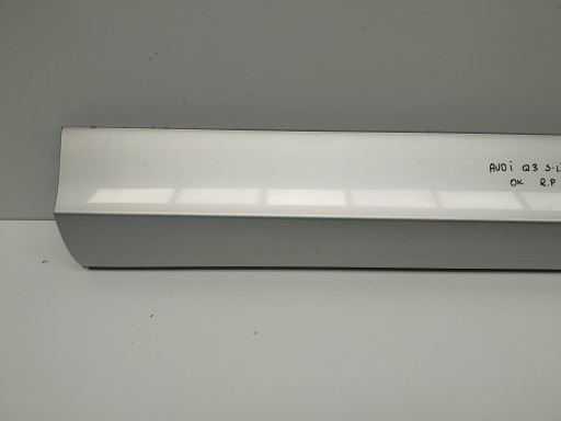 Audi Q3 S Line moulding cap door right biala