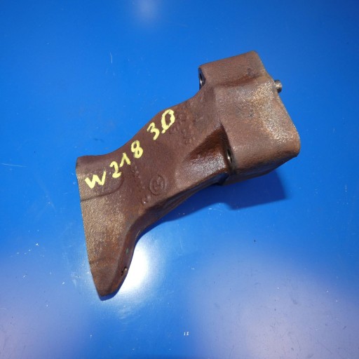 MERCEDES CLS W218 W212 3.0 CDI 642 Support Support plaque Moteur