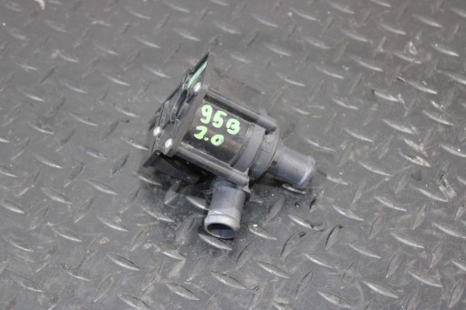 pump circulation of water PORSCHE MACAN 95B 8K0819147A