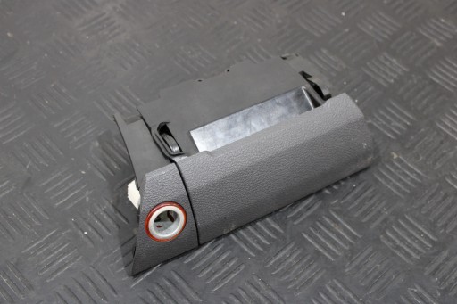 popolník adapter zapaľovača 1T1857961H VW TOURAN 1T0 1T FL 1,9 TDI