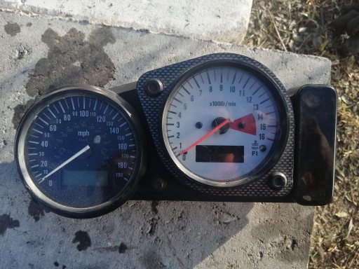 34sdfgh11afq2 - Suzuki GSXR SRAD 750 лічильник годинник