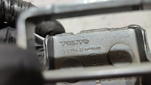 Volvo V40 II 2018r hinges bonnet rear part