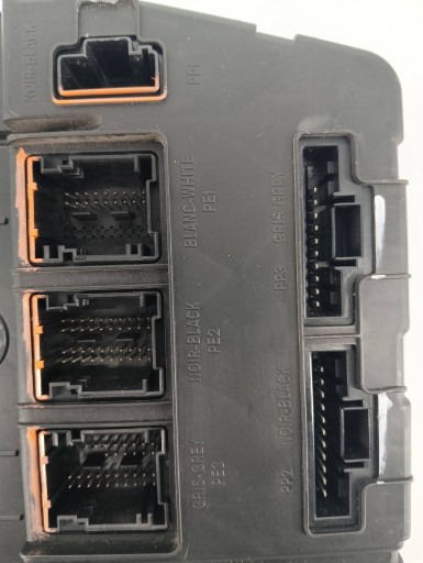 compartment BSI 8200309690 UCH X84 N2 Renault Scenic II (2003-2009)