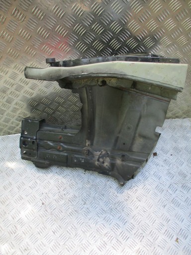 LÄNGSTRÄGER NOSEK MERCEDES 212 LINKS