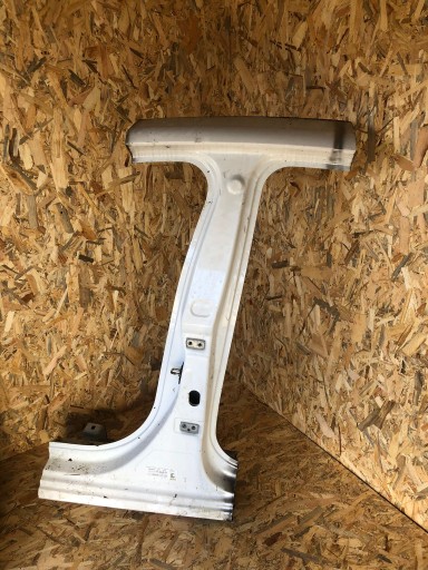 ЦЕНТРАЛЬНА ЛІВА СТІЙКА 208