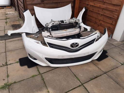 ПЕРЕДНЯЯ ЧАСТЬ TOYOTA YARIS III 1.33 2011- 040 в сборе